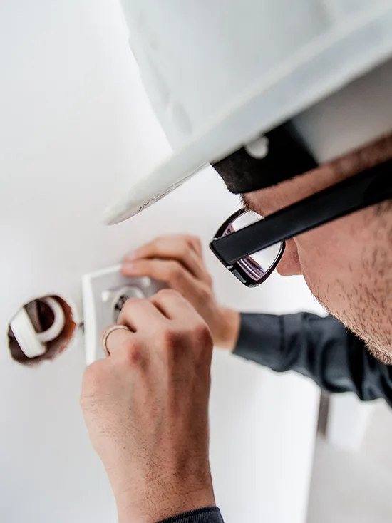 Arreglos en cableados eléctricos, hogar y empresas